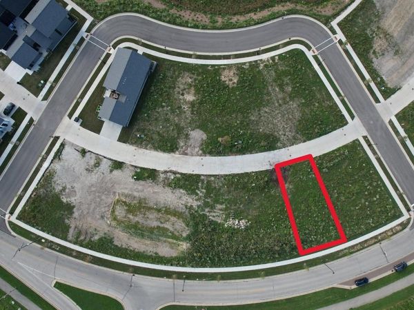9463 E LAKE VISTA PARKWAY, Unit 4003, Oak Creek, WI 53154