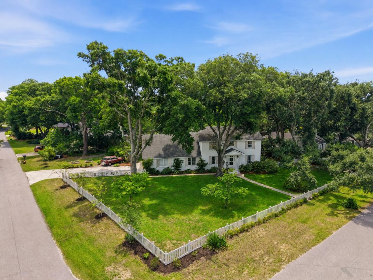 680 Fort Sumter Drive Photo 4