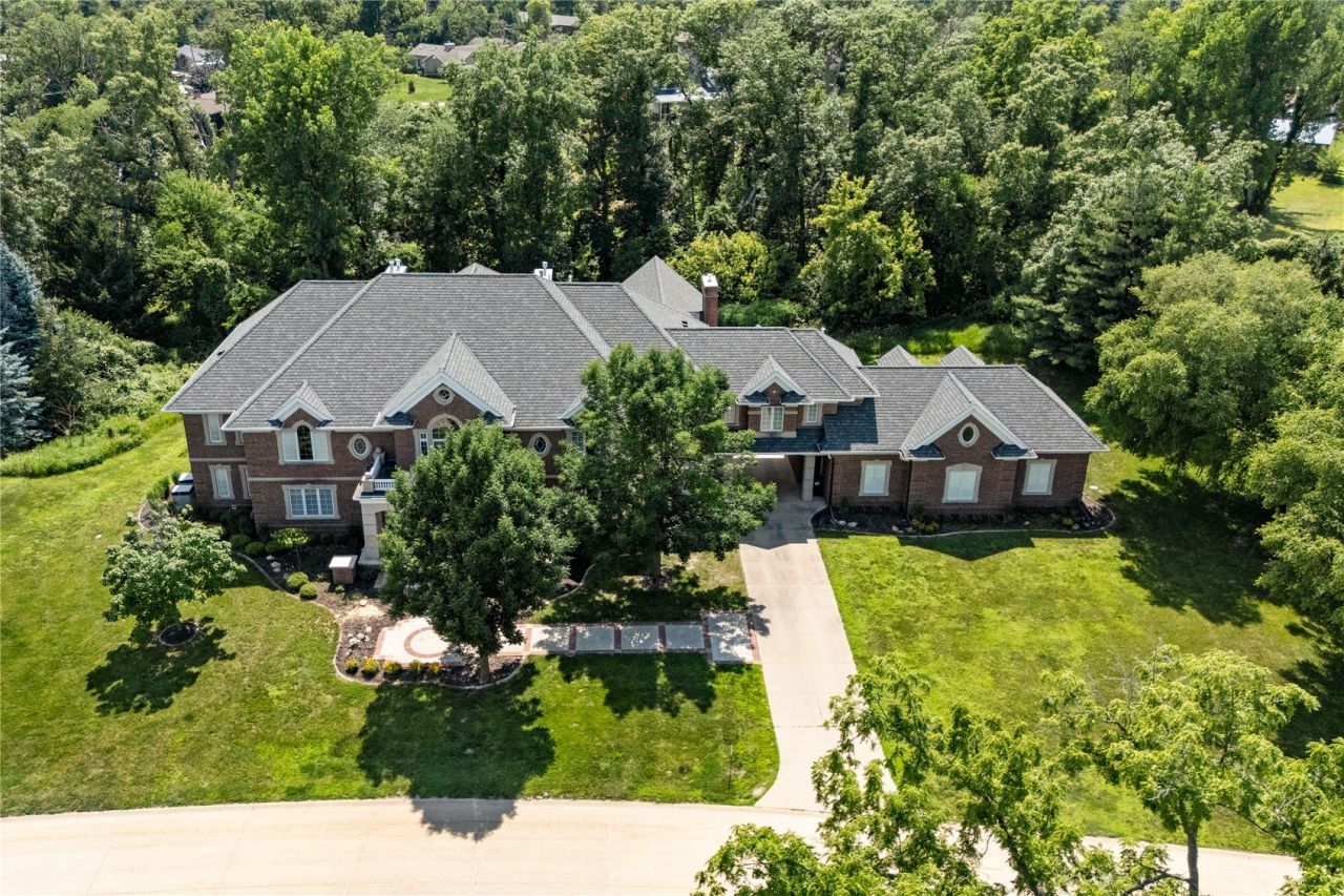 2610 Diamondwood Drive, Cedar Rapids, IA 52403 Main Photo