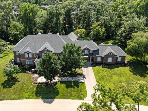 2610 Diamondwood Drive , Cedar Rapids, IA 52403