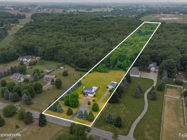 3123 140th Avenue, Dorr, MI 49323
