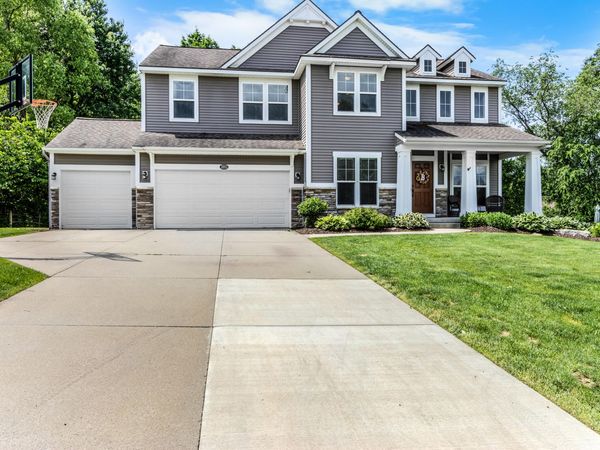 2852 N Saddle Ridge Court NE, Rockford, MI 49341
