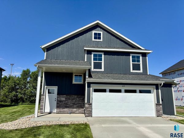 219 Thelma Ave, Harrisburg, SD 57032