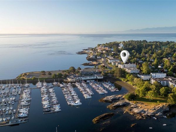 1312 Beach Dr, Unit #201, Oak Bay, BC V8S 2N5