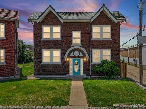 4622 Cleveland Avenue, St Louis, MO 63110