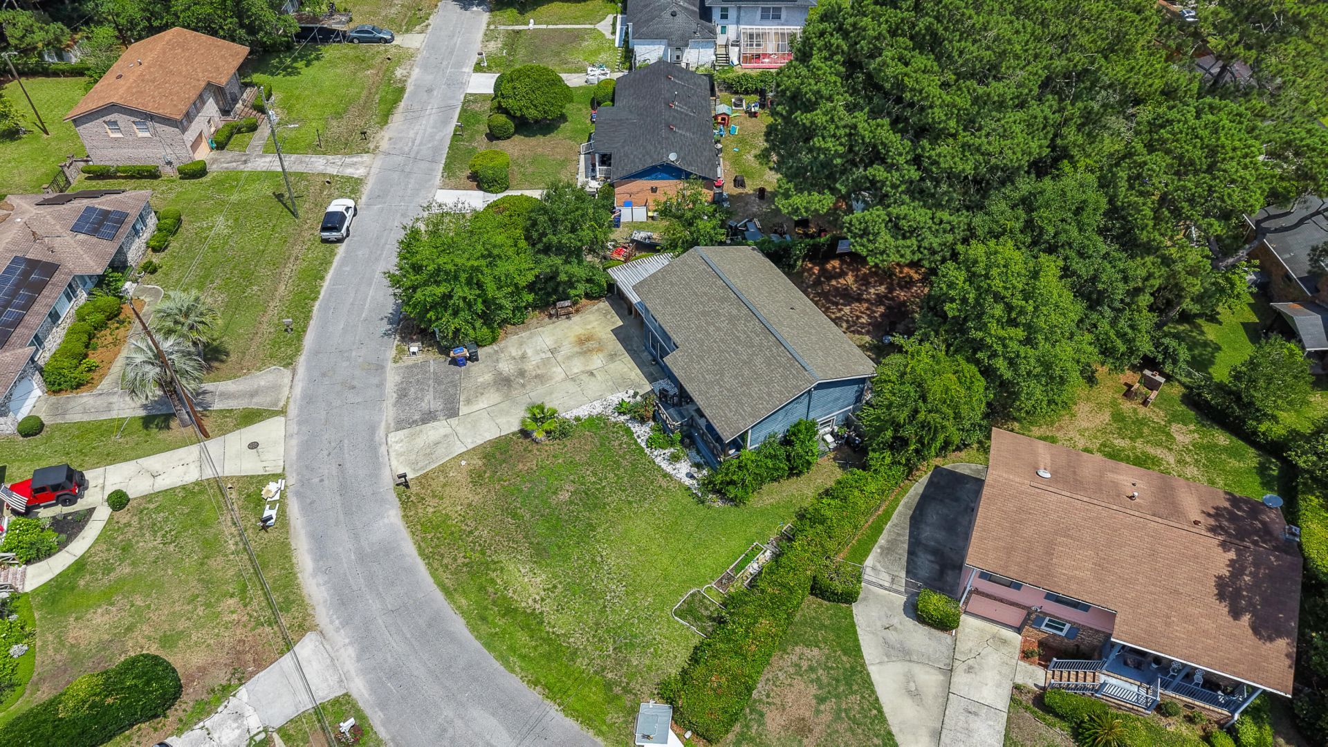 1470 Woodview Lane Photo 36