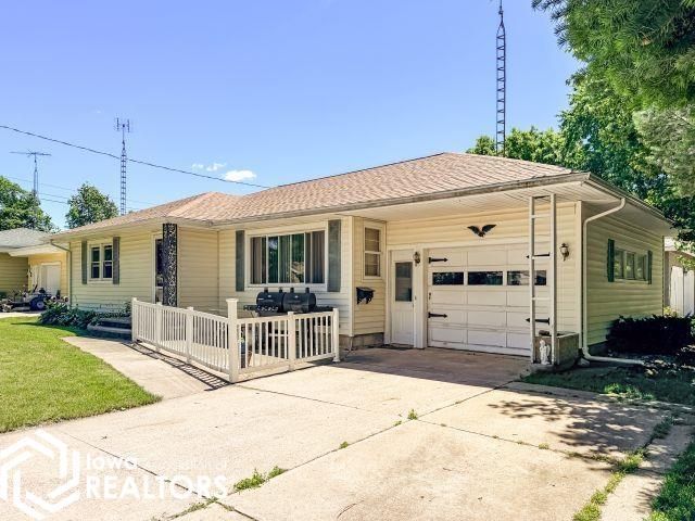 607 7th Avenue Ne, Hampton, IA 50441 Main Photo