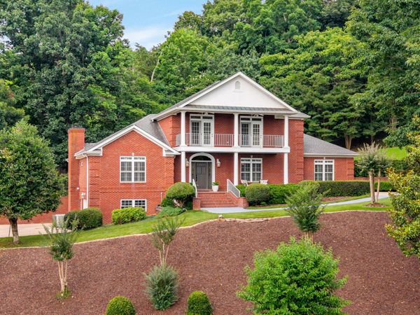 9127 Greystone Valley Drive, Ooltewah, TN 37363