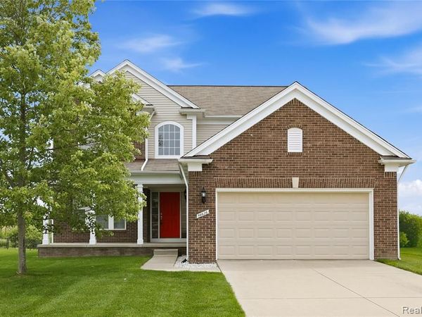 56626 Leeds Lane, Macomb Twp, MI 48042