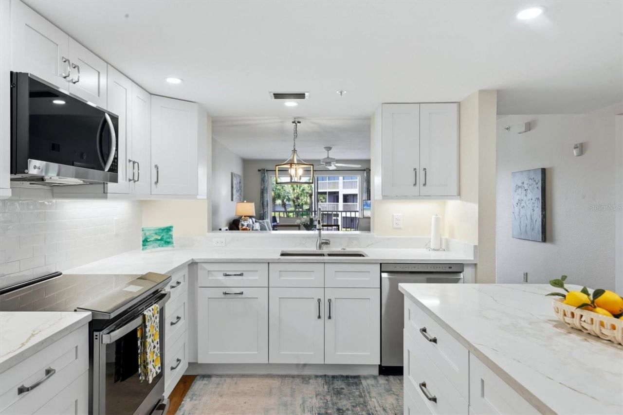 9320 Clubside Circle, Unit 2209, Sarasota, FL 34238 Photo