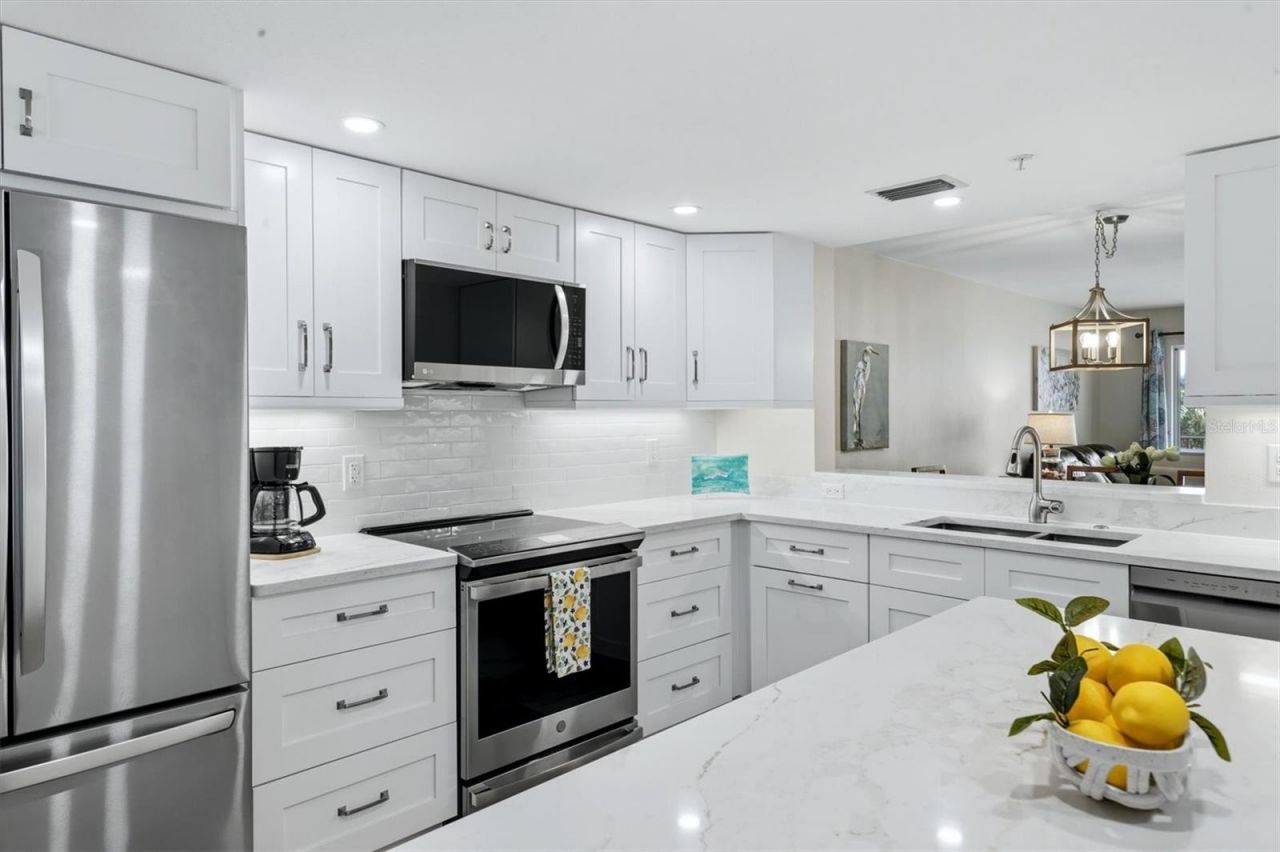 9320 Clubside Circle, Unit 2209, Sarasota, FL 34238 Photo