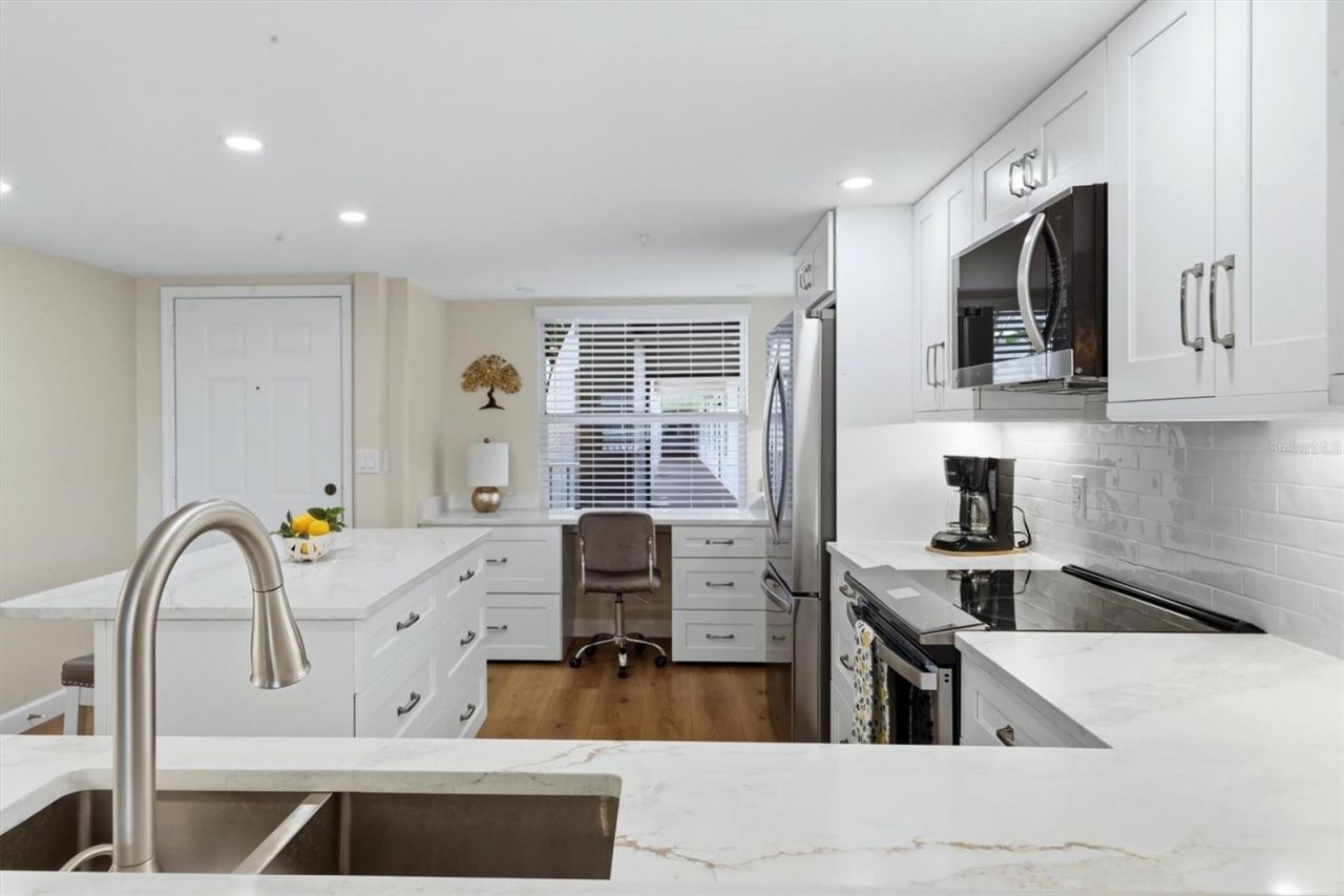 9320 Clubside Circle, Unit 2209, Sarasota, FL 34238 Photo