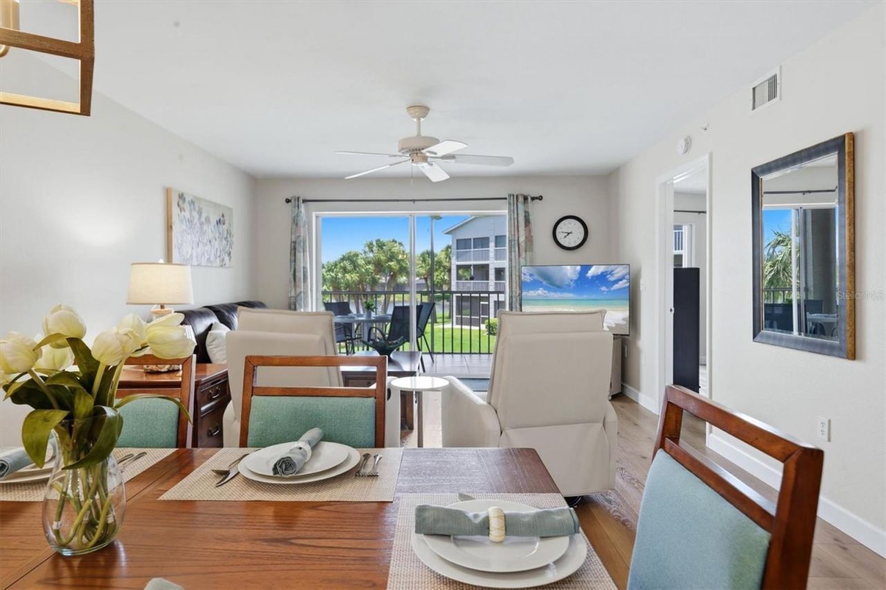 9320 Clubside Circle, Unit 2209, Sarasota, FL 34238 Photo