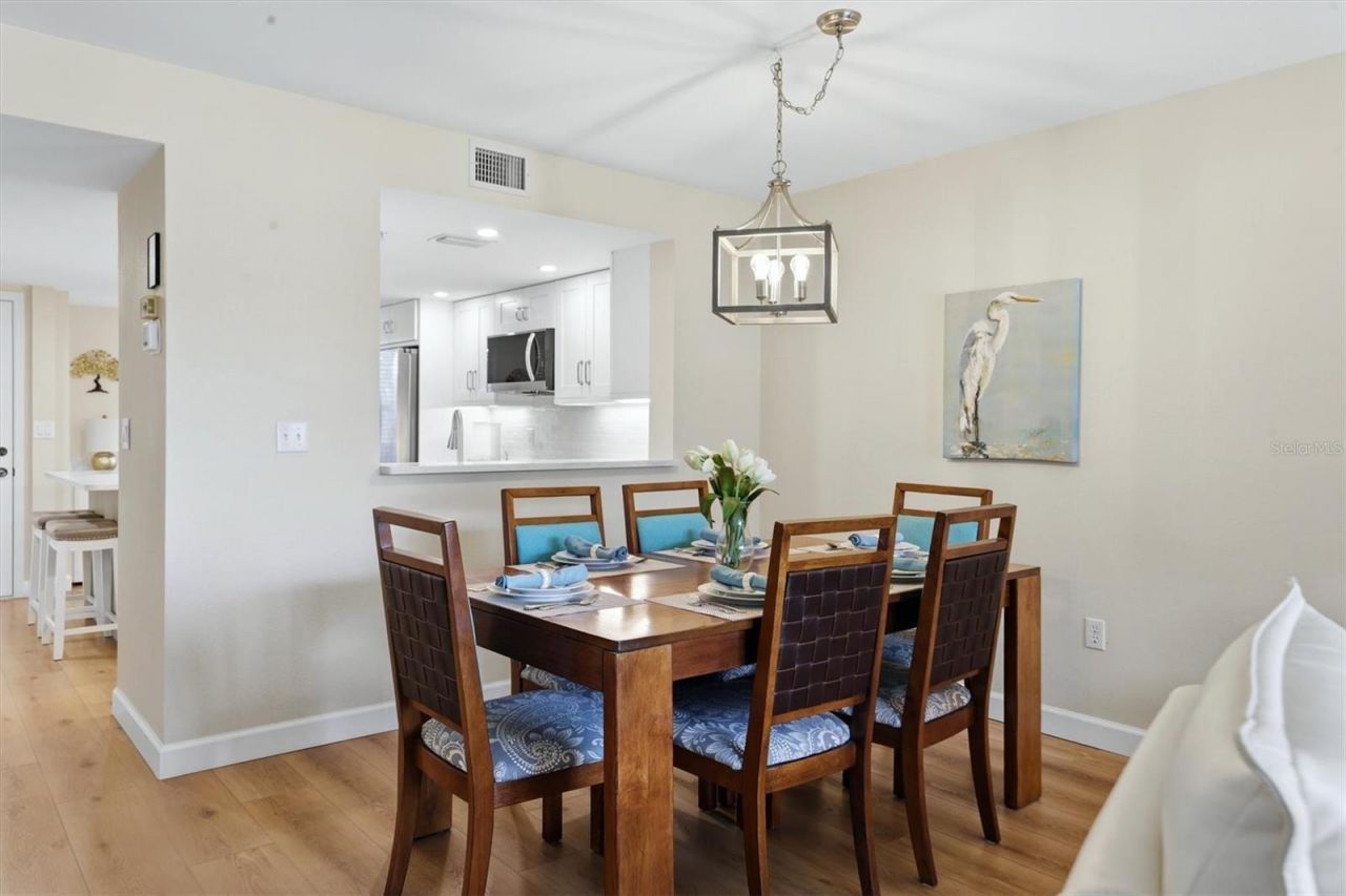 9320 Clubside Circle, Unit 2209, Sarasota, FL 34238 Photo