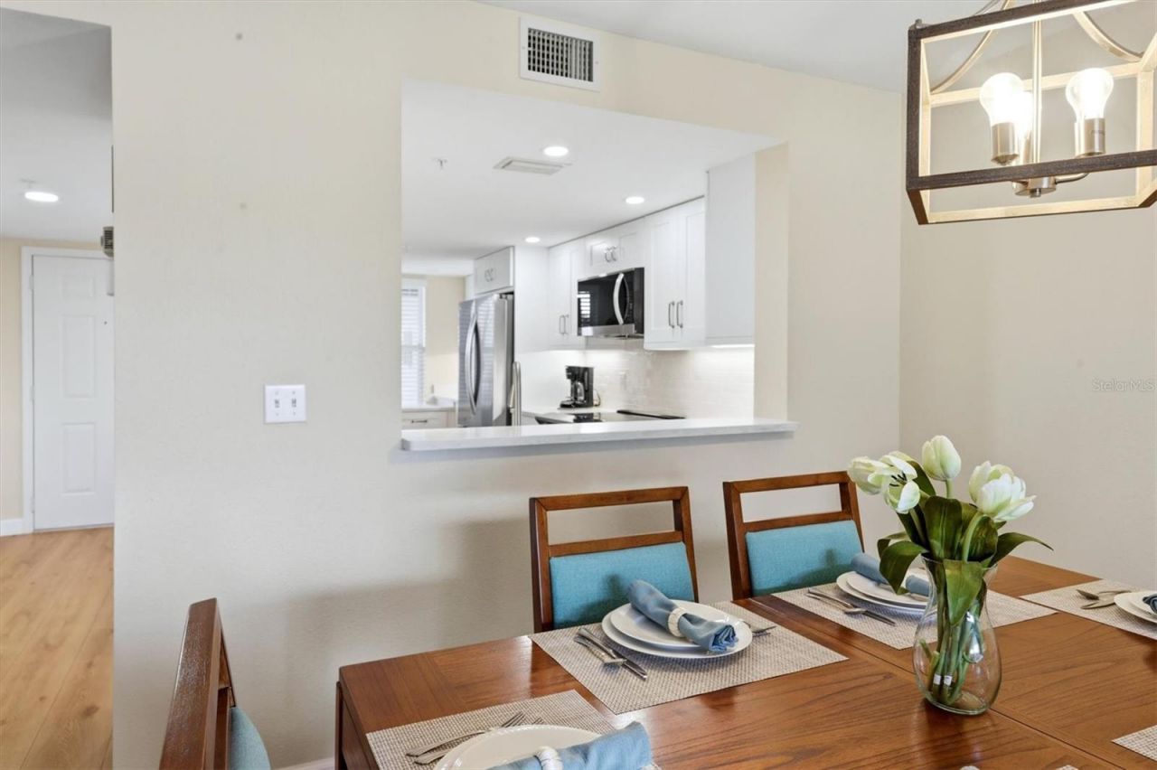 9320 Clubside Circle, Unit 2209, Sarasota, FL 34238 Photo