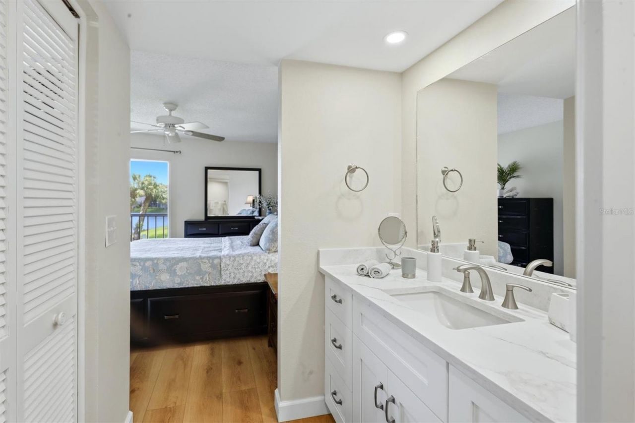 9320 Clubside Circle, Unit 2209, Sarasota, FL 34238 Photo