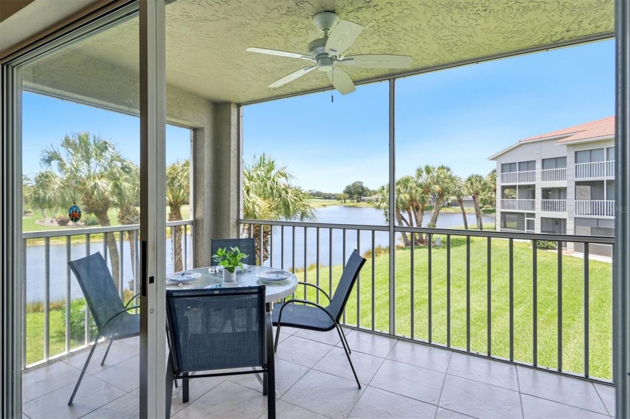 9320 Clubside Circle, Unit 2209, Sarasota, FL 34238 Photo