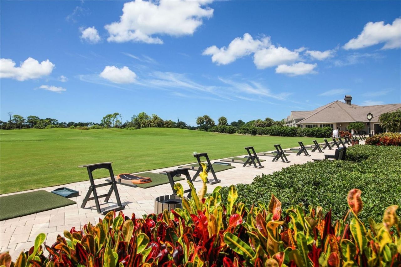 9320 Clubside Circle, Unit 2209, Sarasota, FL 34238 Photo