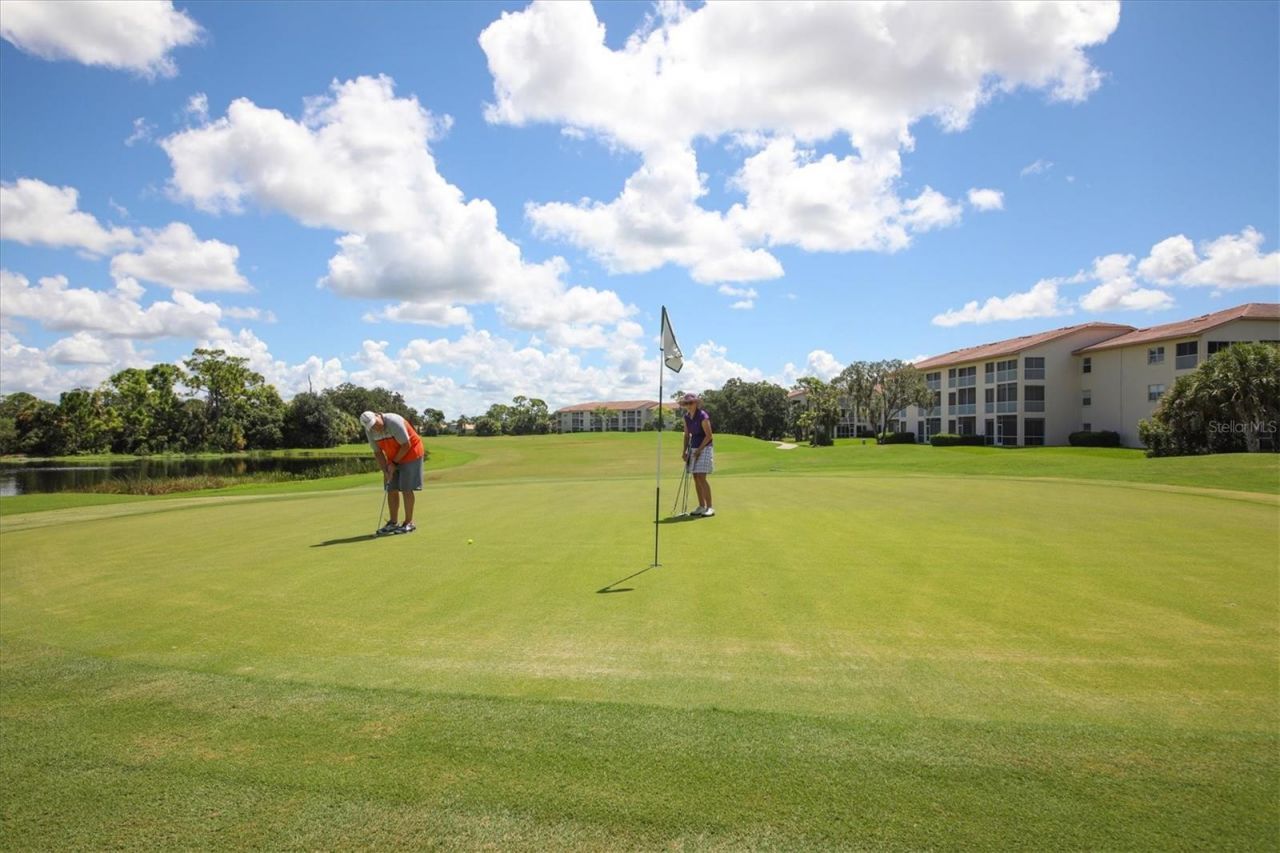 9320 Clubside Circle, Unit 2209, Sarasota, FL 34238 Photo
