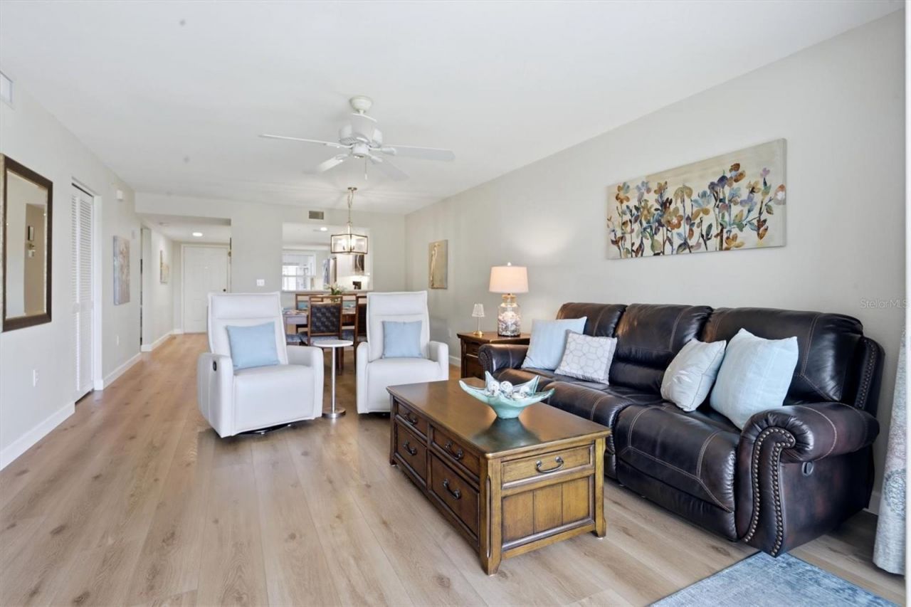 9320 Clubside Circle, Unit 2209, Sarasota, FL 34238 Photo