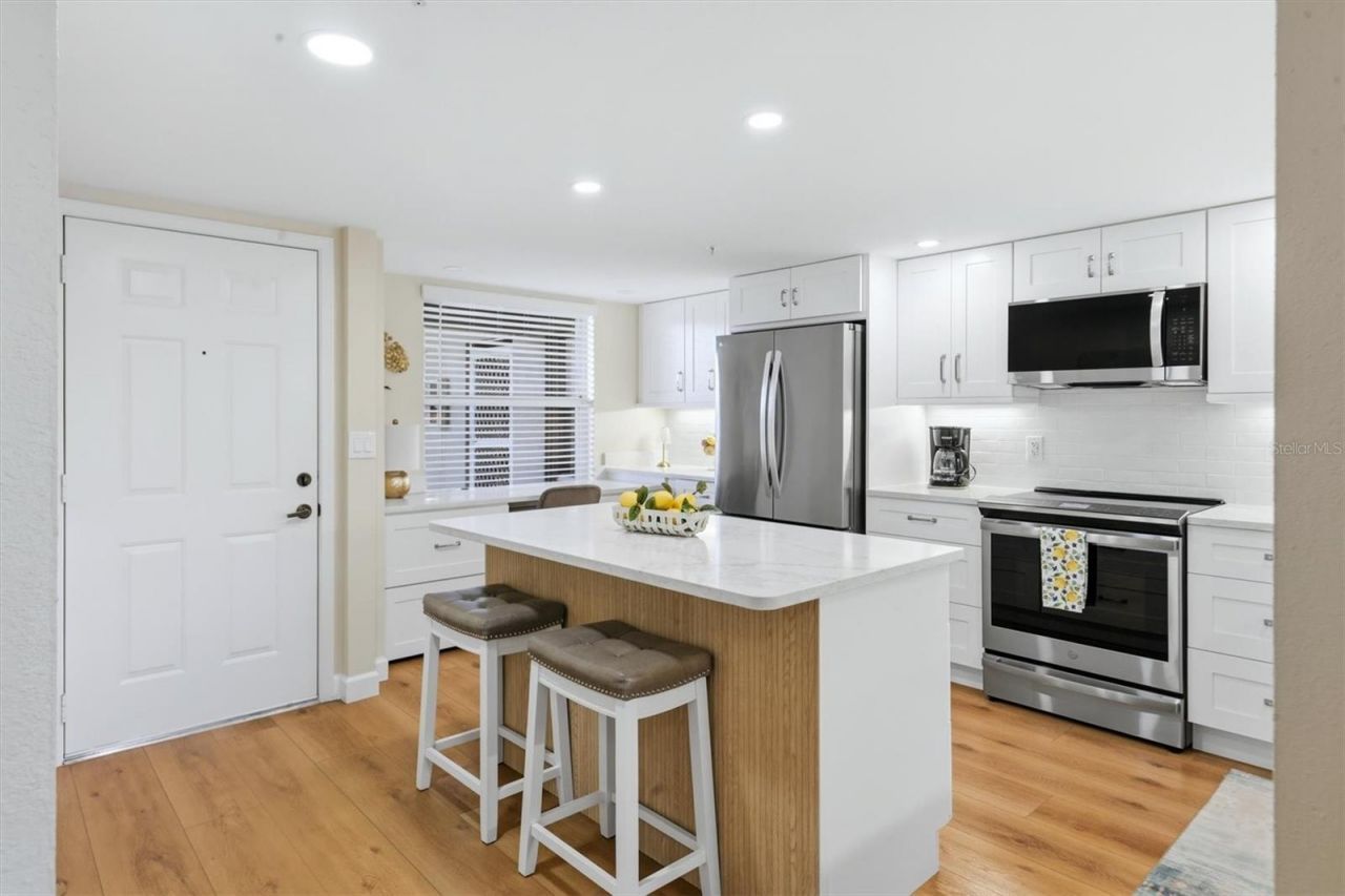 9320 Clubside Circle, Unit 2209, Sarasota, FL 34238 Photo
