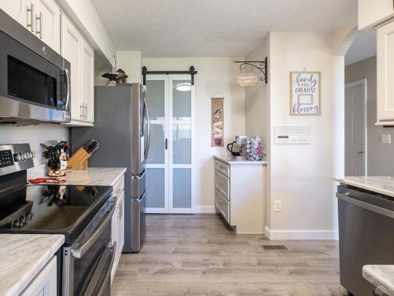 7158 Brookmeadow Drive, Centerville, OH 45459 Photo 8
