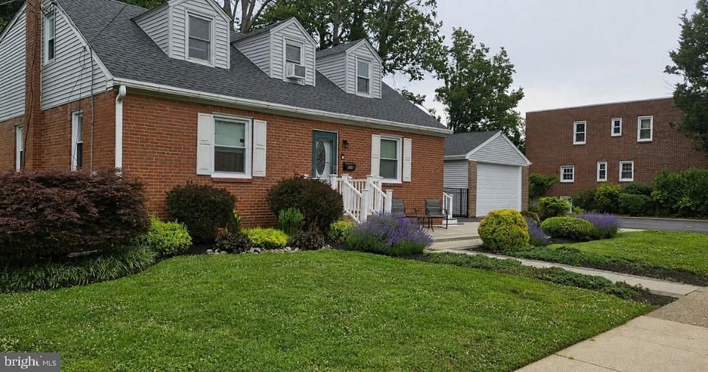 418 BUCHANAN AVENUE, FOLSOM, PA 19033