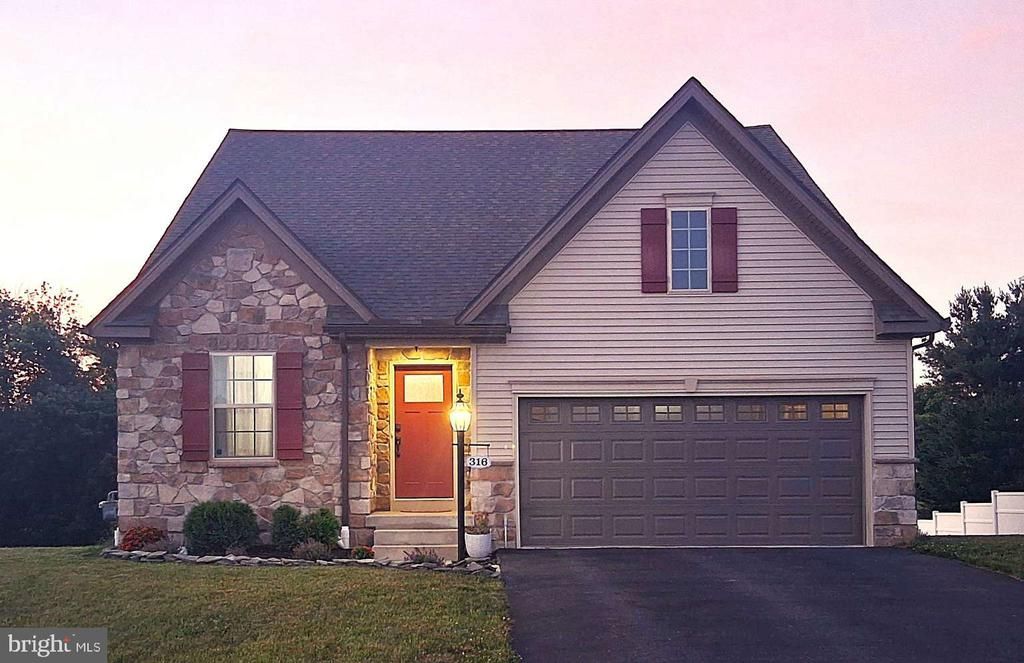 316 HOLLYHOCK DRIVE, MANCHESTER, PA 17345