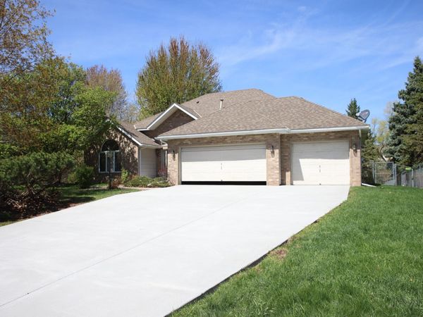 2522 Windsor Lane, Woodbury, MN 55125