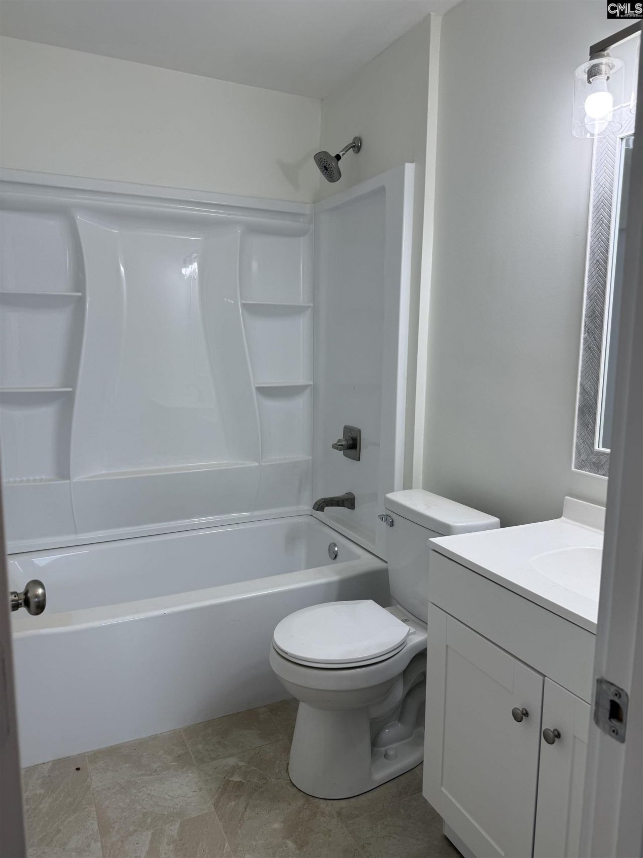 916 Newnham Drive  Photo 12