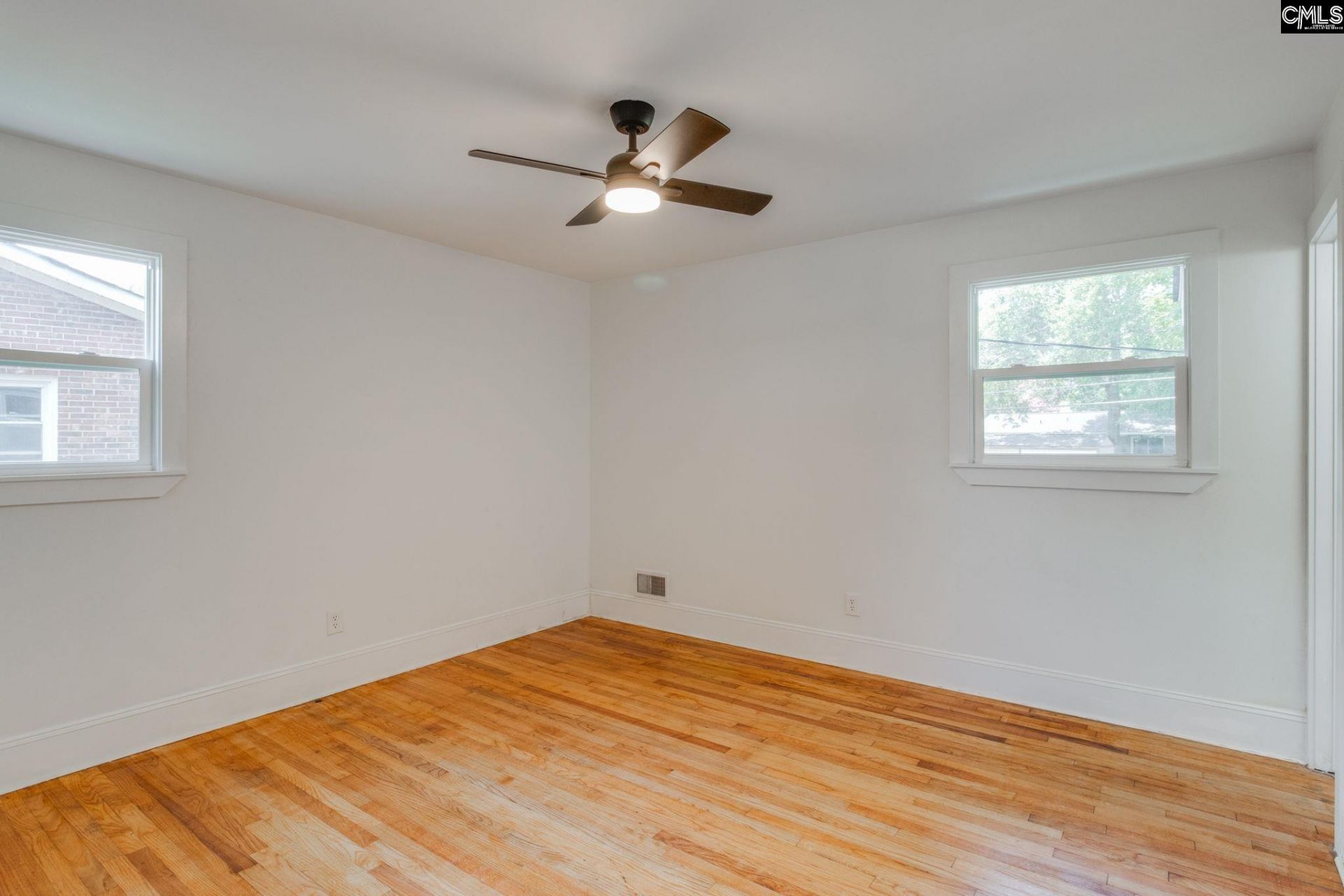 916 Newnham Drive Photo 19