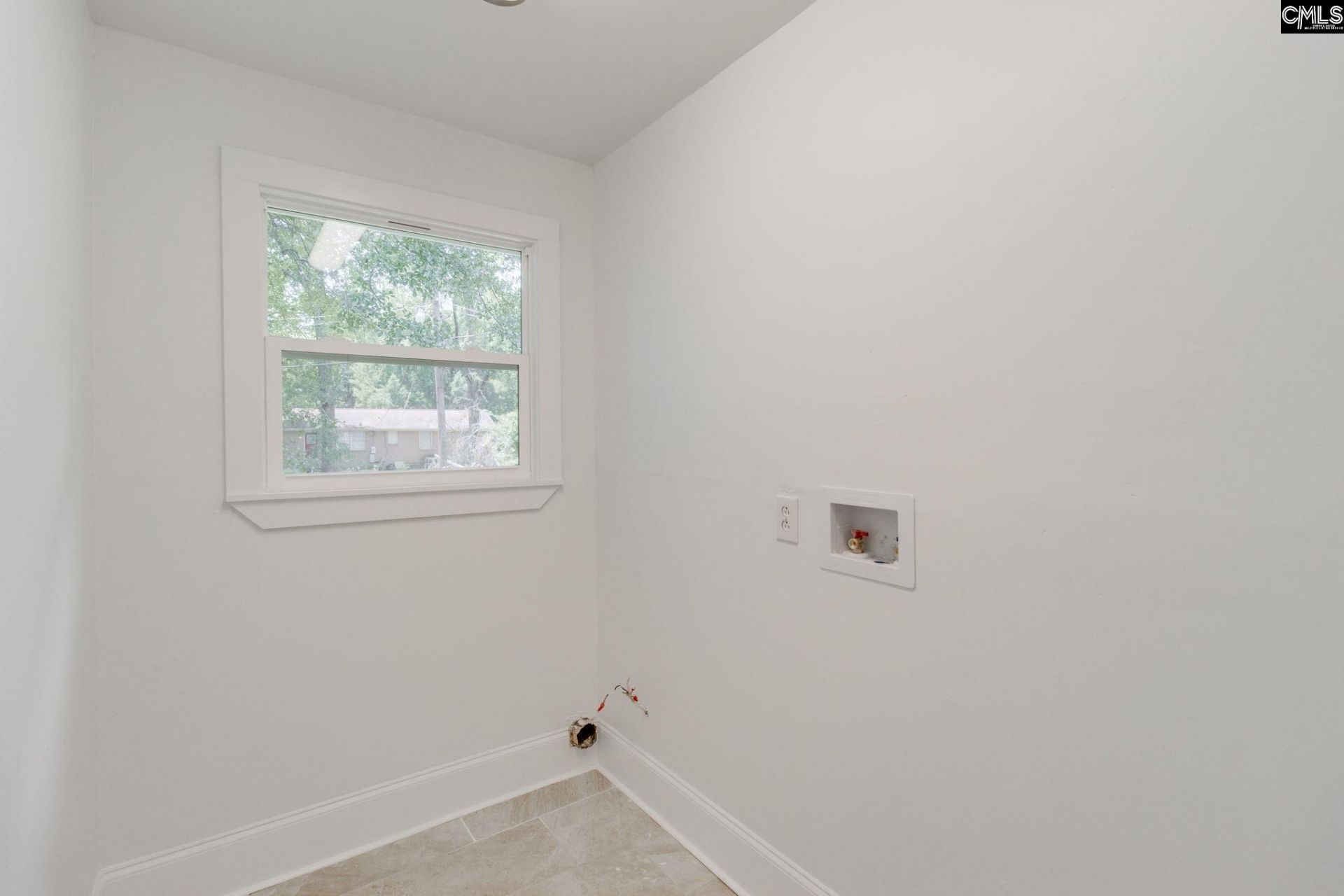 916 Newnham Drive Photo 34