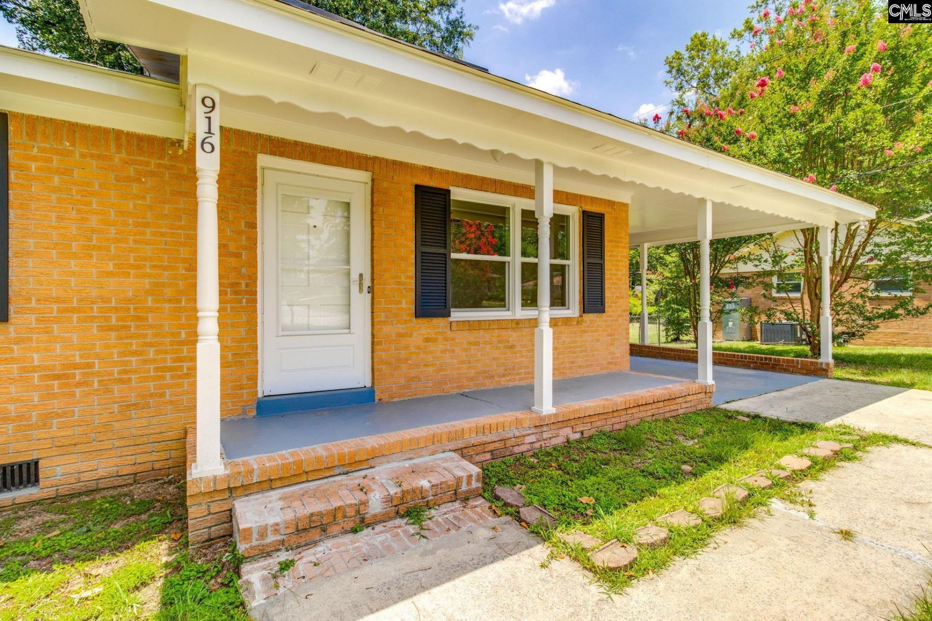 916 Newnham Drive Photo 4