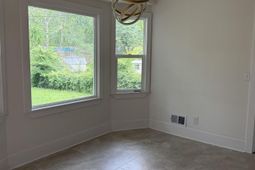 916 Newnham Drive  photo 4