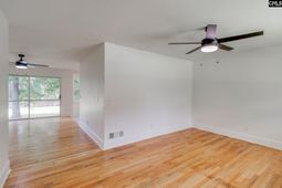 916 Newnham Drive photo 4