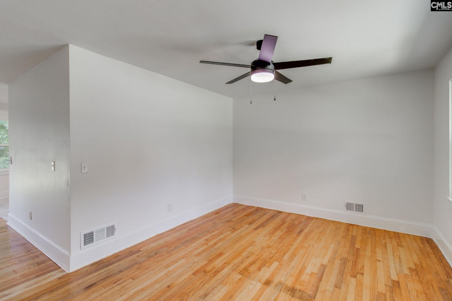 916 Newnham Drive Photo 6