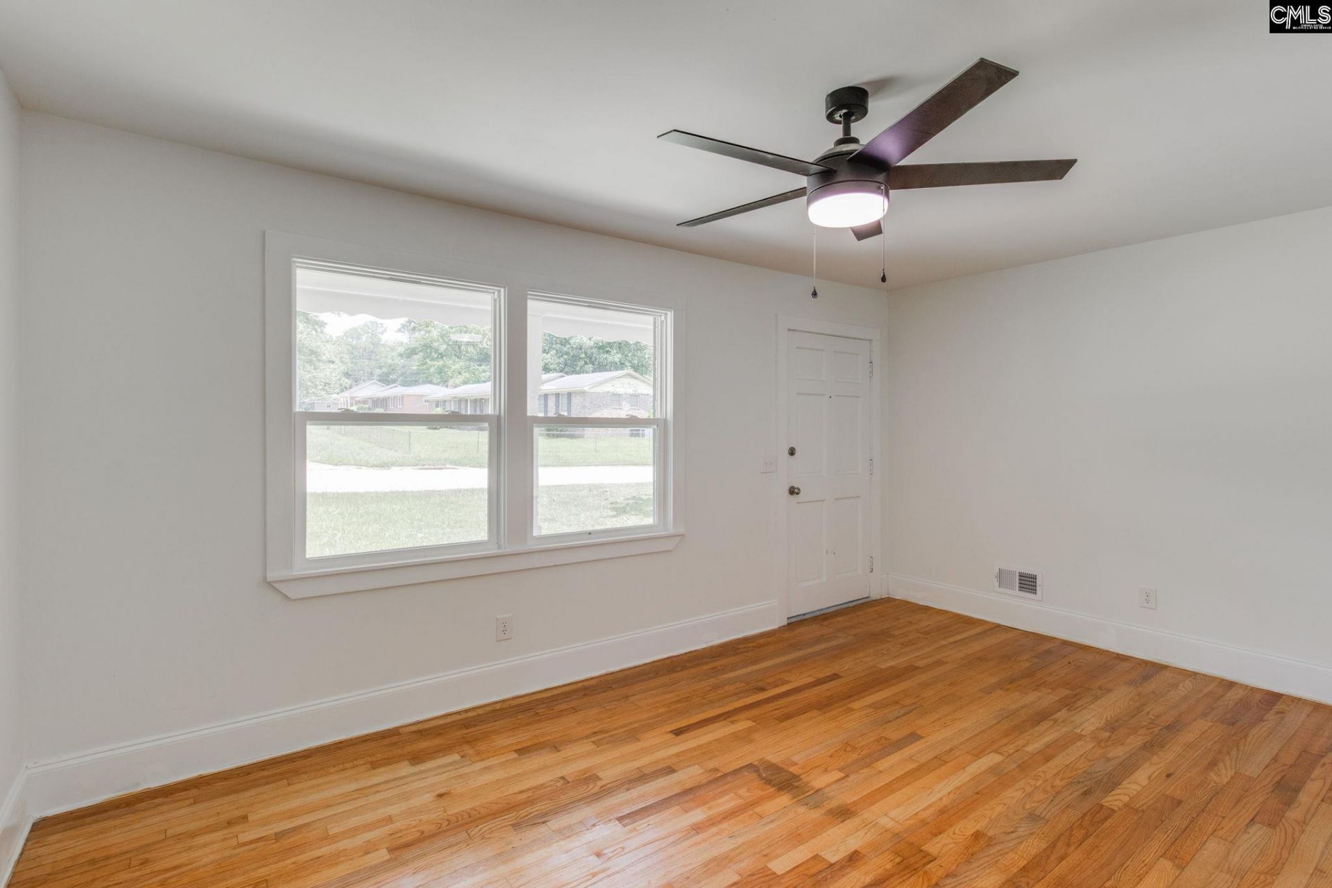 916 Newnham Drive Photo 8