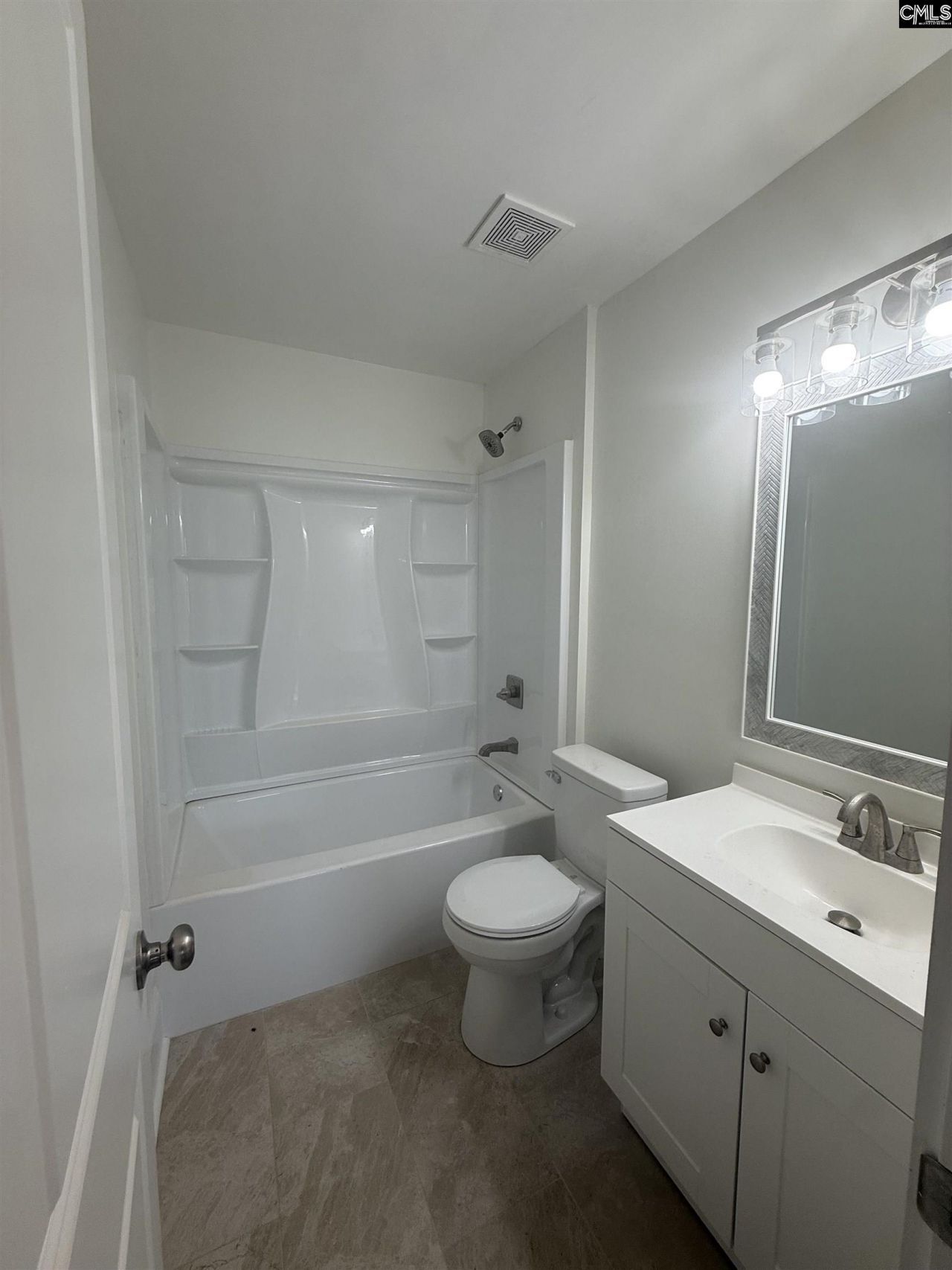 916 Newnham Drive  Photo 8