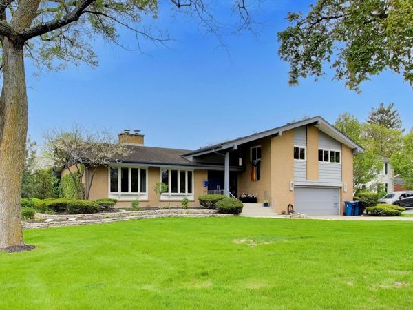 360 S Prospect Avenue , Elmhurst, IL 60126