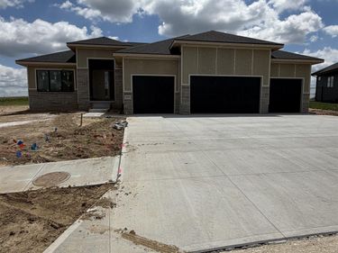 5701 N 195th Street, Elkhorn, NE 68022