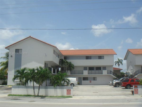 Unit 203, Hialeah, FL 33013