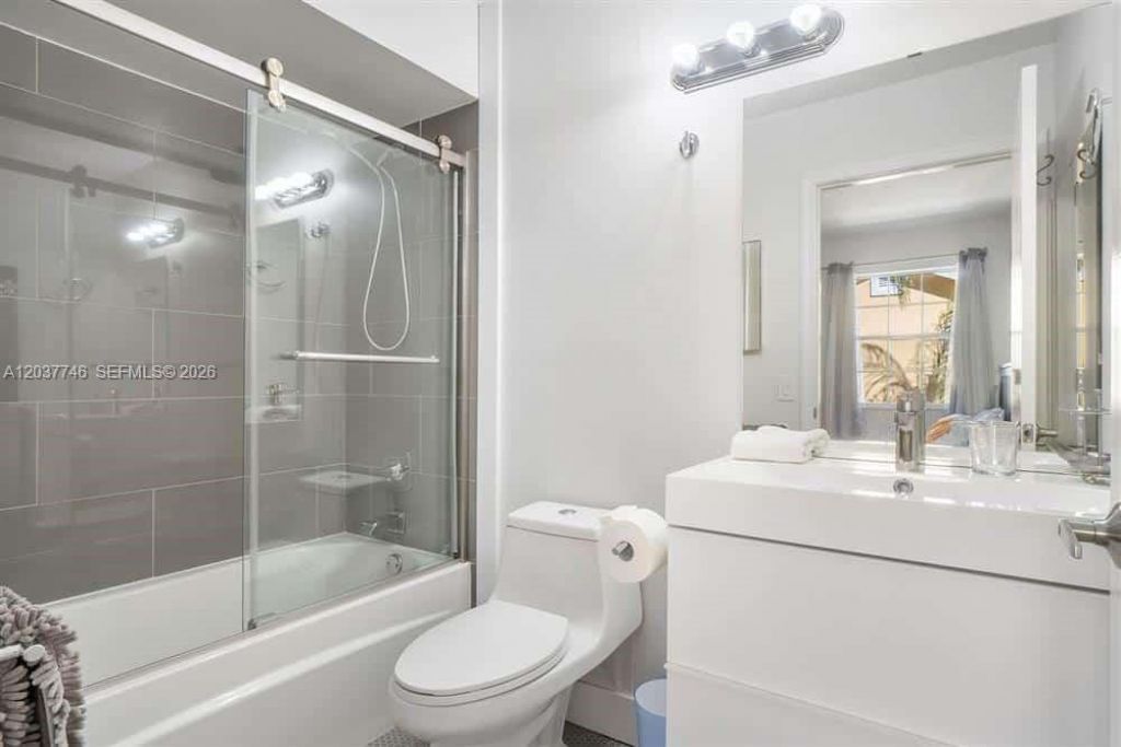 234 Waterside Dr , Unit 234, Hypoluxo, FL 33462 Photo