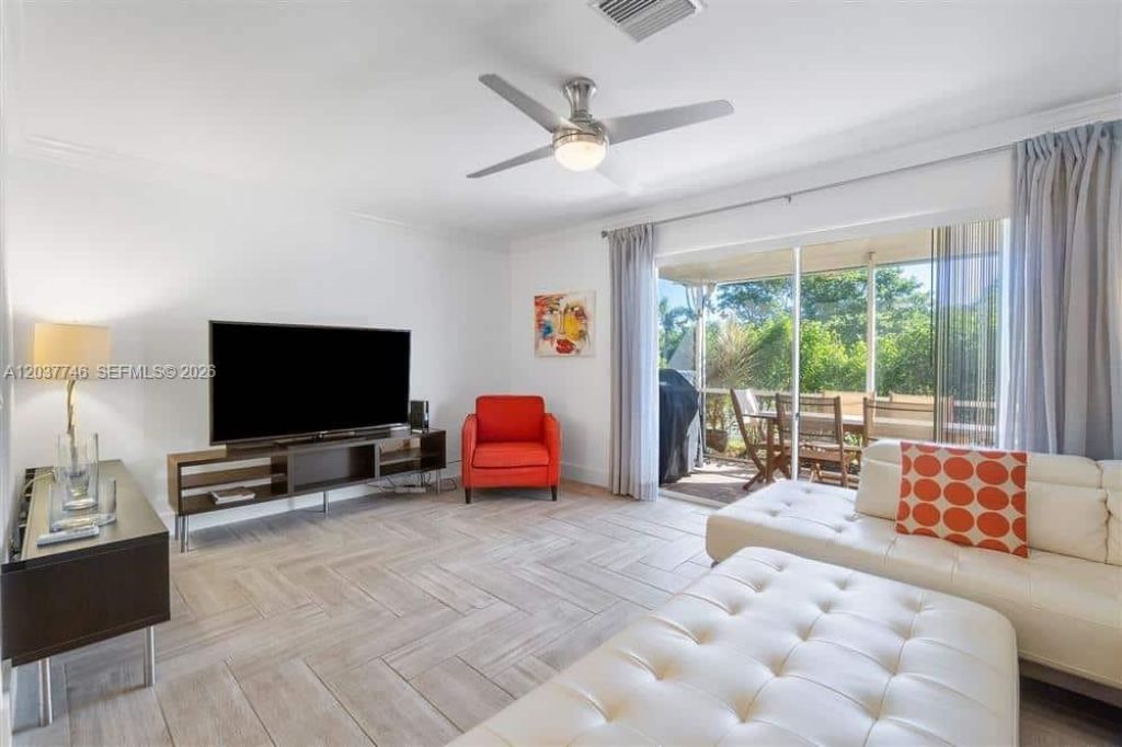 234 Waterside Dr , Unit 234, Hypoluxo, FL 33462 Photo