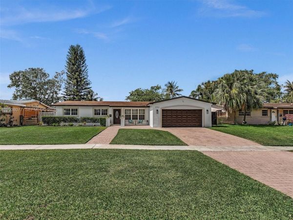 8740 Pasadena Blvd , Pembroke Pines, FL 33024