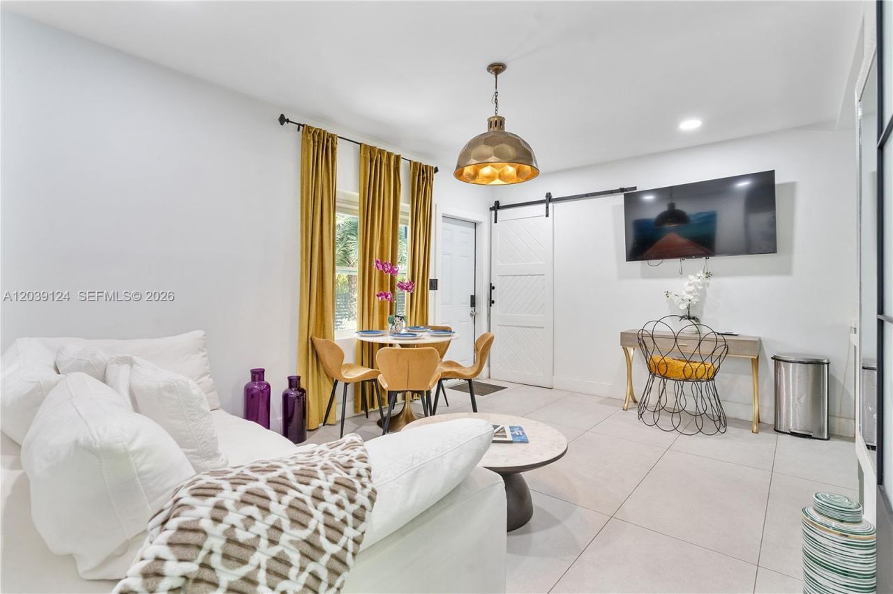 8270 NE 1st Pl , Unit 2, Miami, FL 33138 Photo