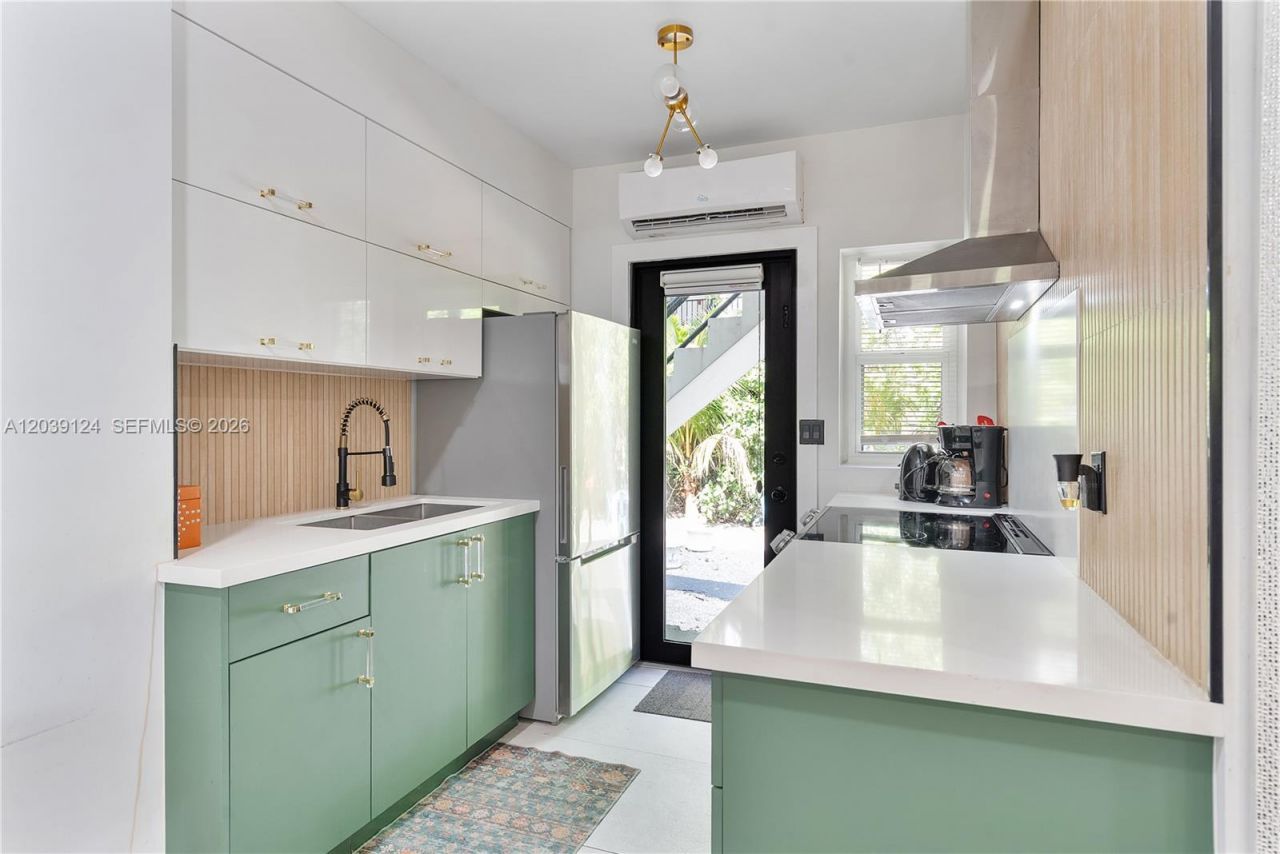 8270 NE 1st Pl , Unit 2, Miami, FL 33138 Photo