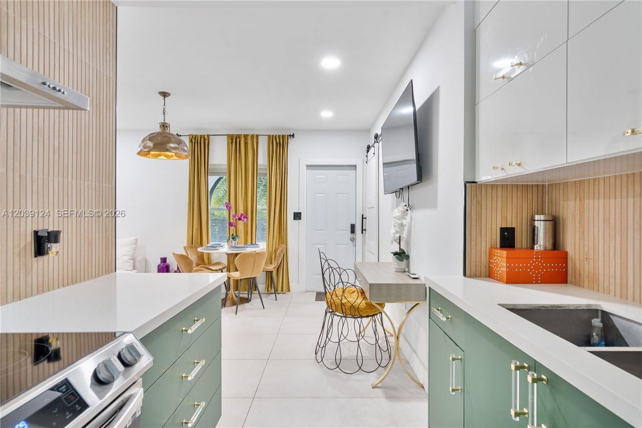8270 NE 1st Pl , Unit 2, Miami, FL 33138 Photo