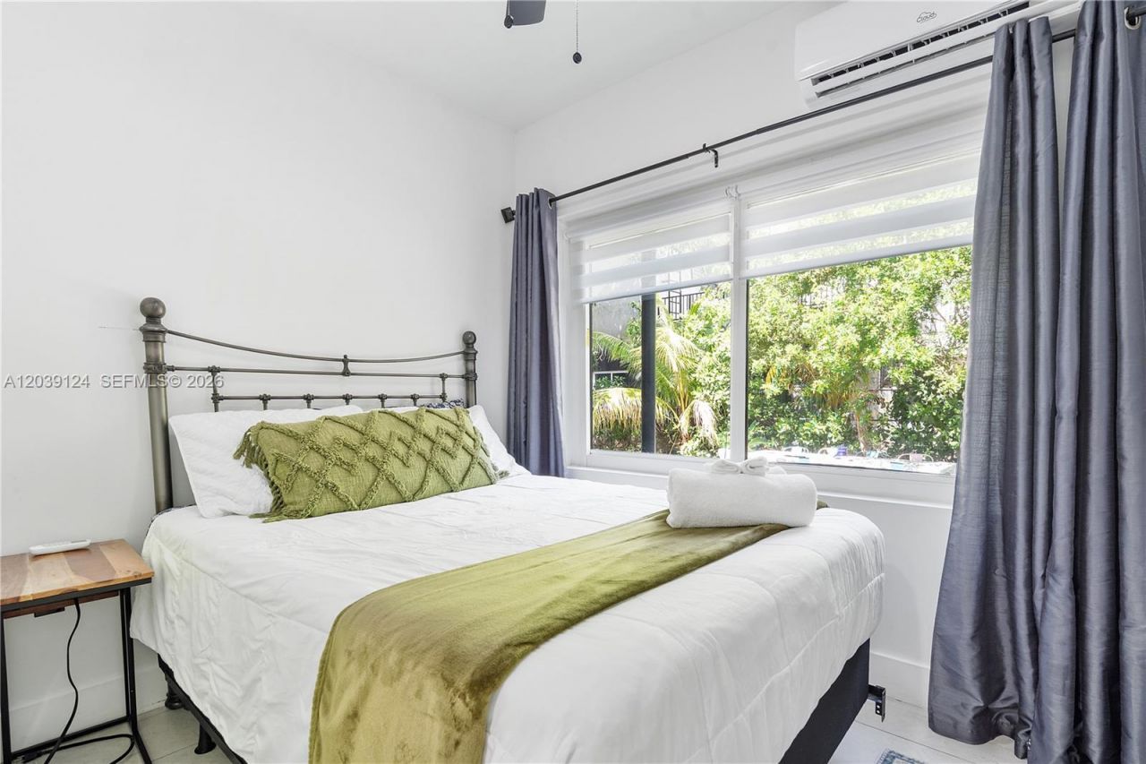 8270 NE 1st Pl , Unit 2, Miami, FL 33138 Photo