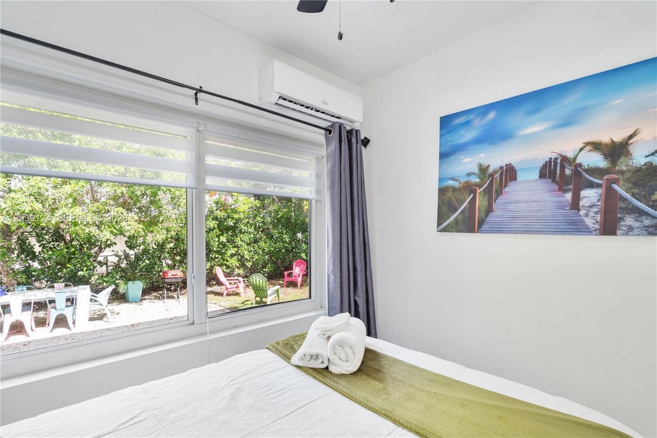 8270 NE 1st Pl , Unit 2, Miami, FL 33138 Photo