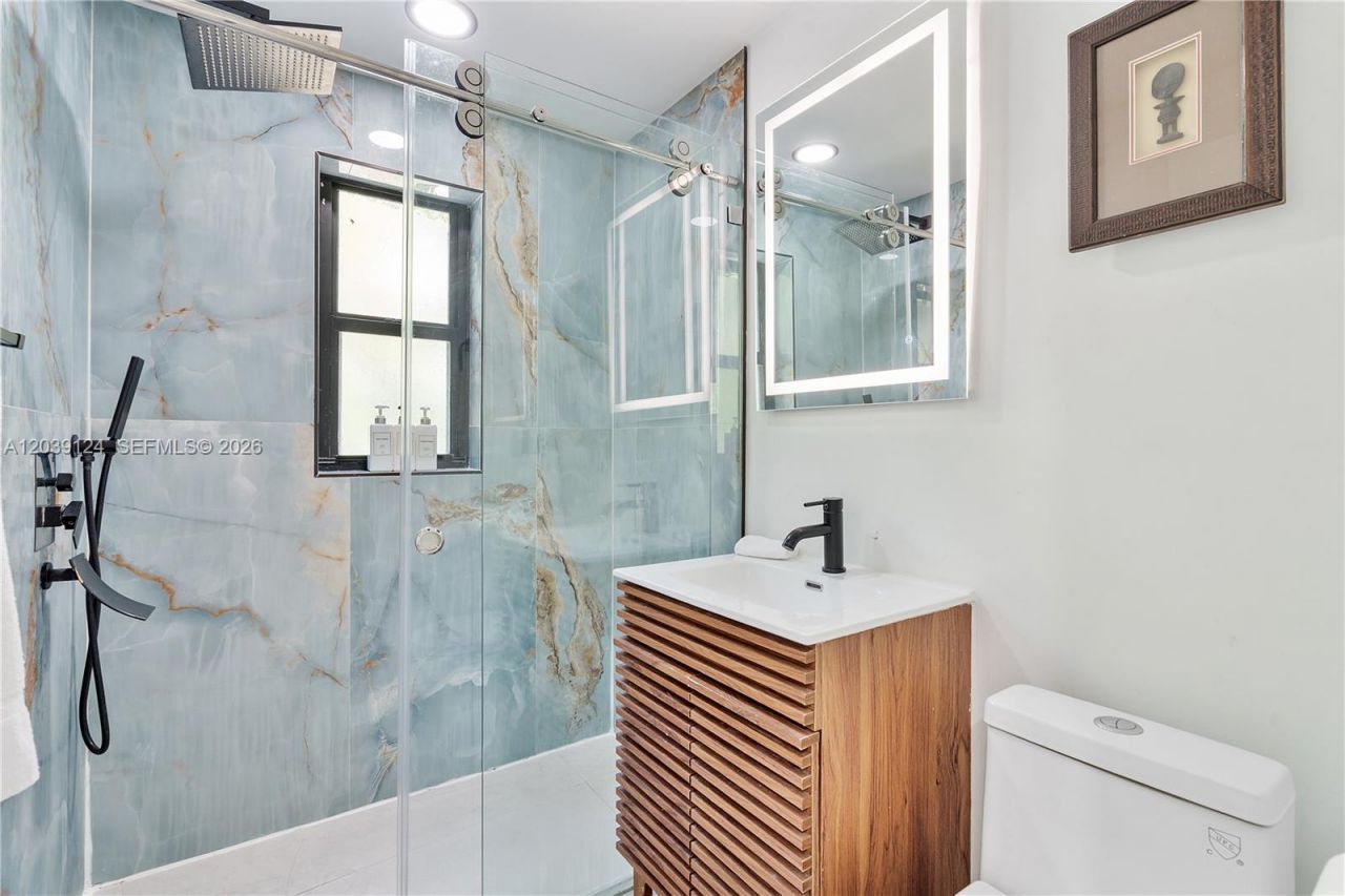 8270 NE 1st Pl , Unit 2, Miami, FL 33138 Photo
